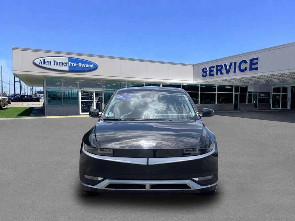 Used 2024 Abyss Black Hyundai SEL image 3