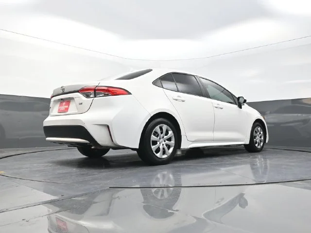 Used 2021 White Toyota LE image 37