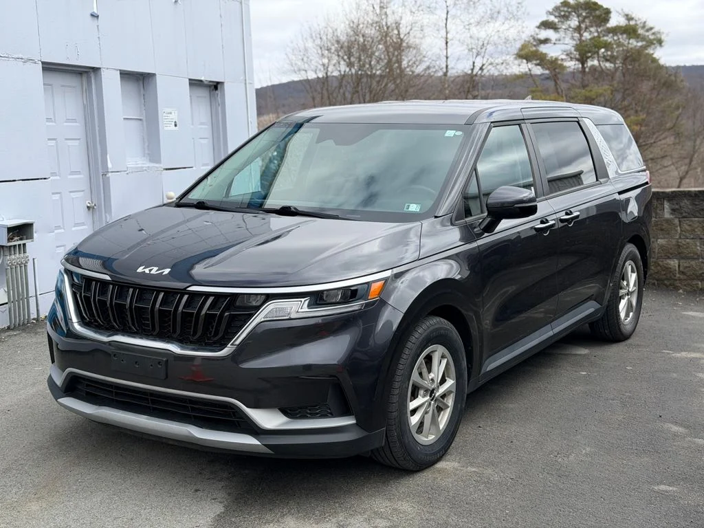 2022 Kia Sedona LX Seat Pkg's photo