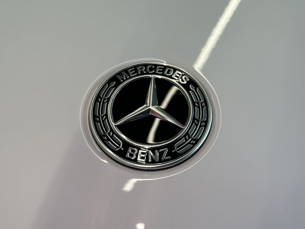 New 2027 Polar White Mercedes-Benz GLC 300 image 28