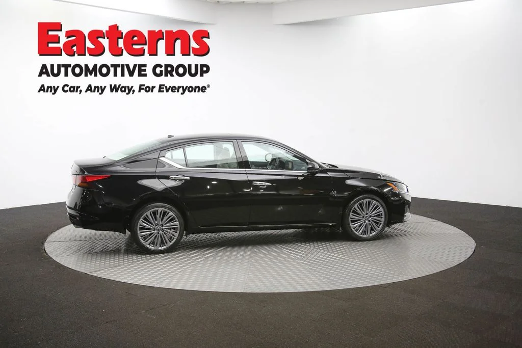 Used 2024 Black Nissan 2.5 SL image 42