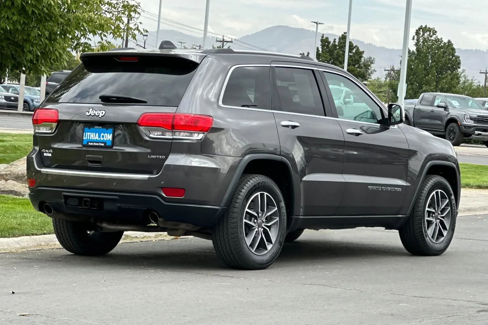 Certified Used 2019 Granite Crystal Clearcoat Metallic Jeep Limited image 2