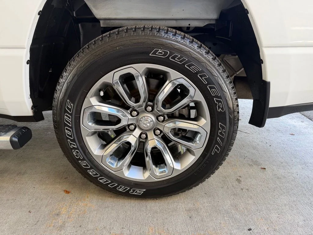 Used 2023 White Ram Big Horn/Lone Star image 18