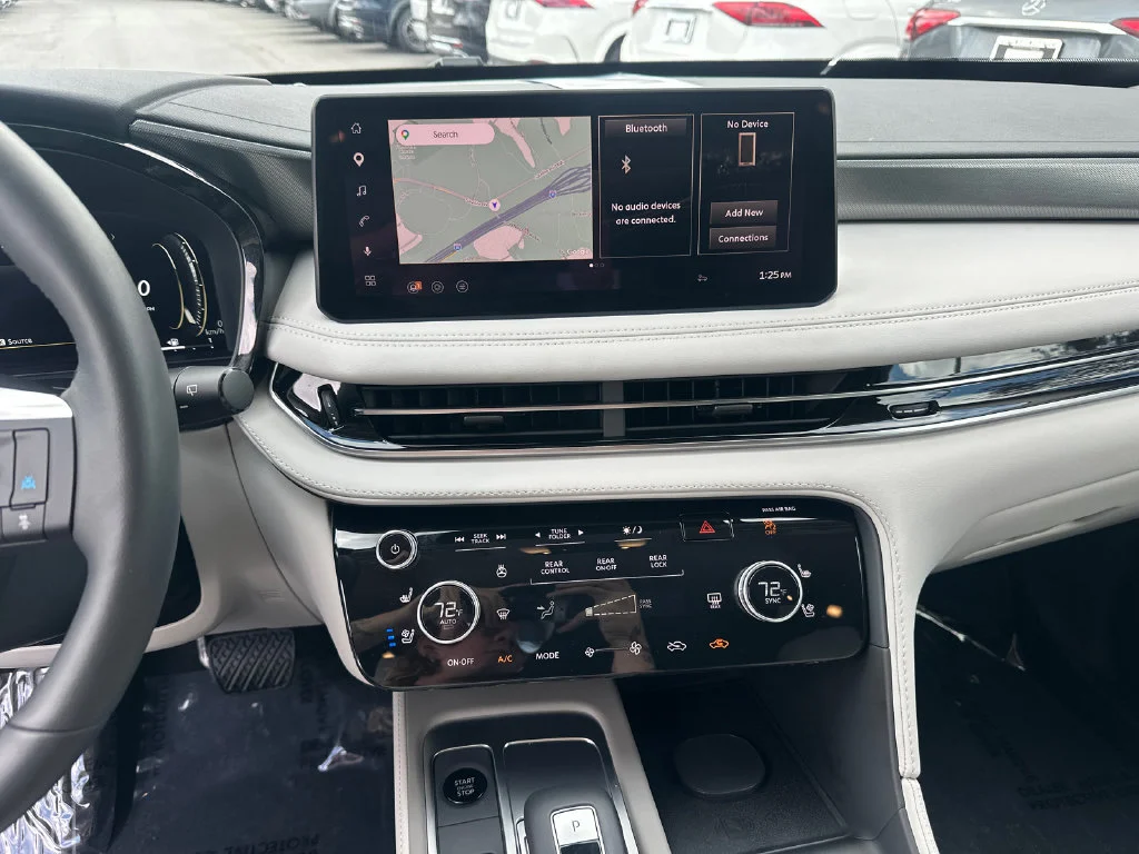 Certified Used 2027 White INFINITI LUXE image 24