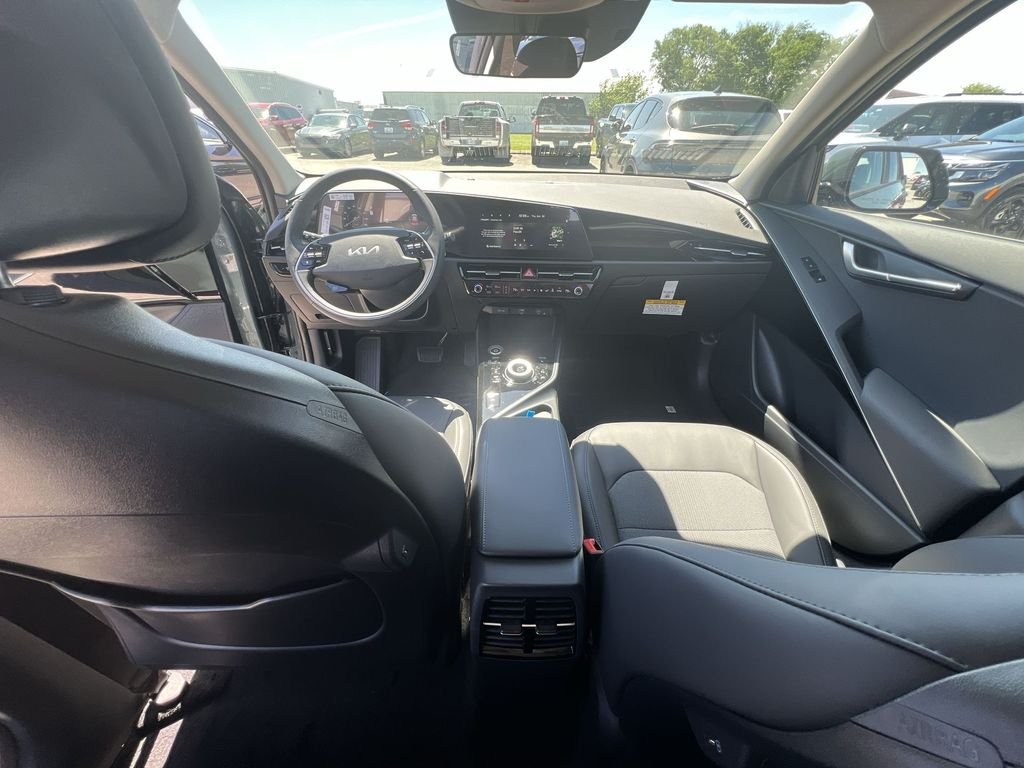 New 2026 Green Kia Wind image 21