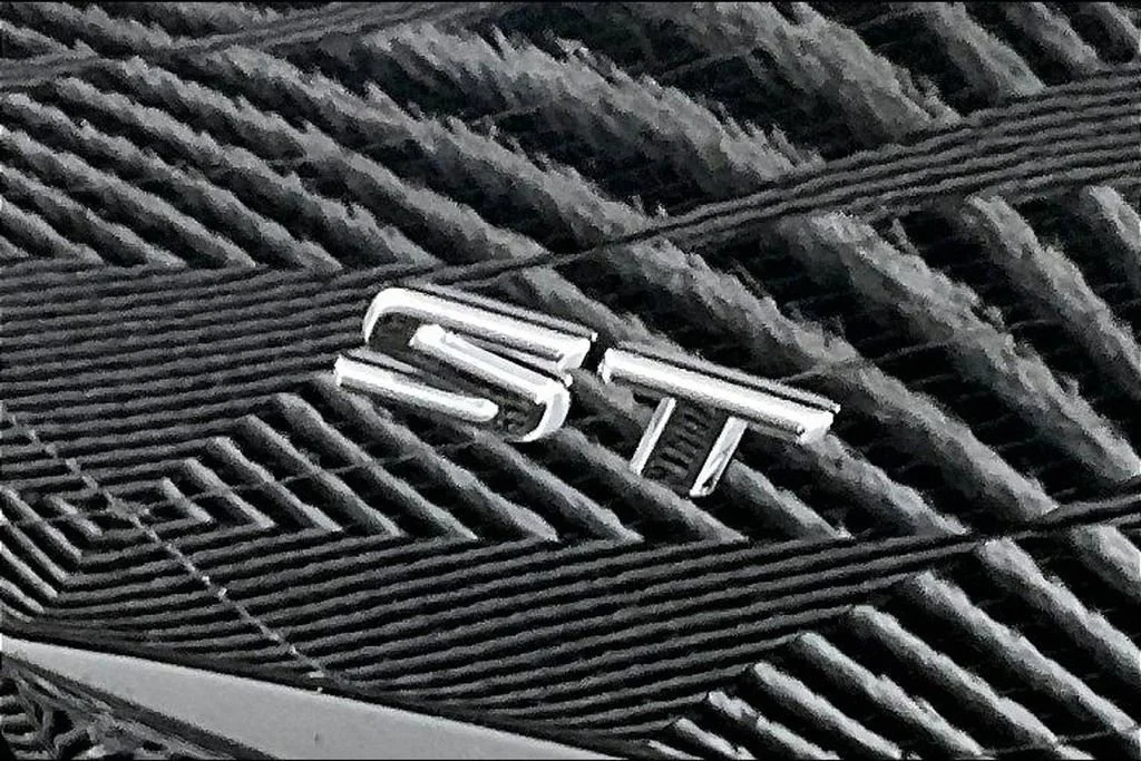 New 2026 Ebony Twilight Metallic Buick Sport Touring image 10