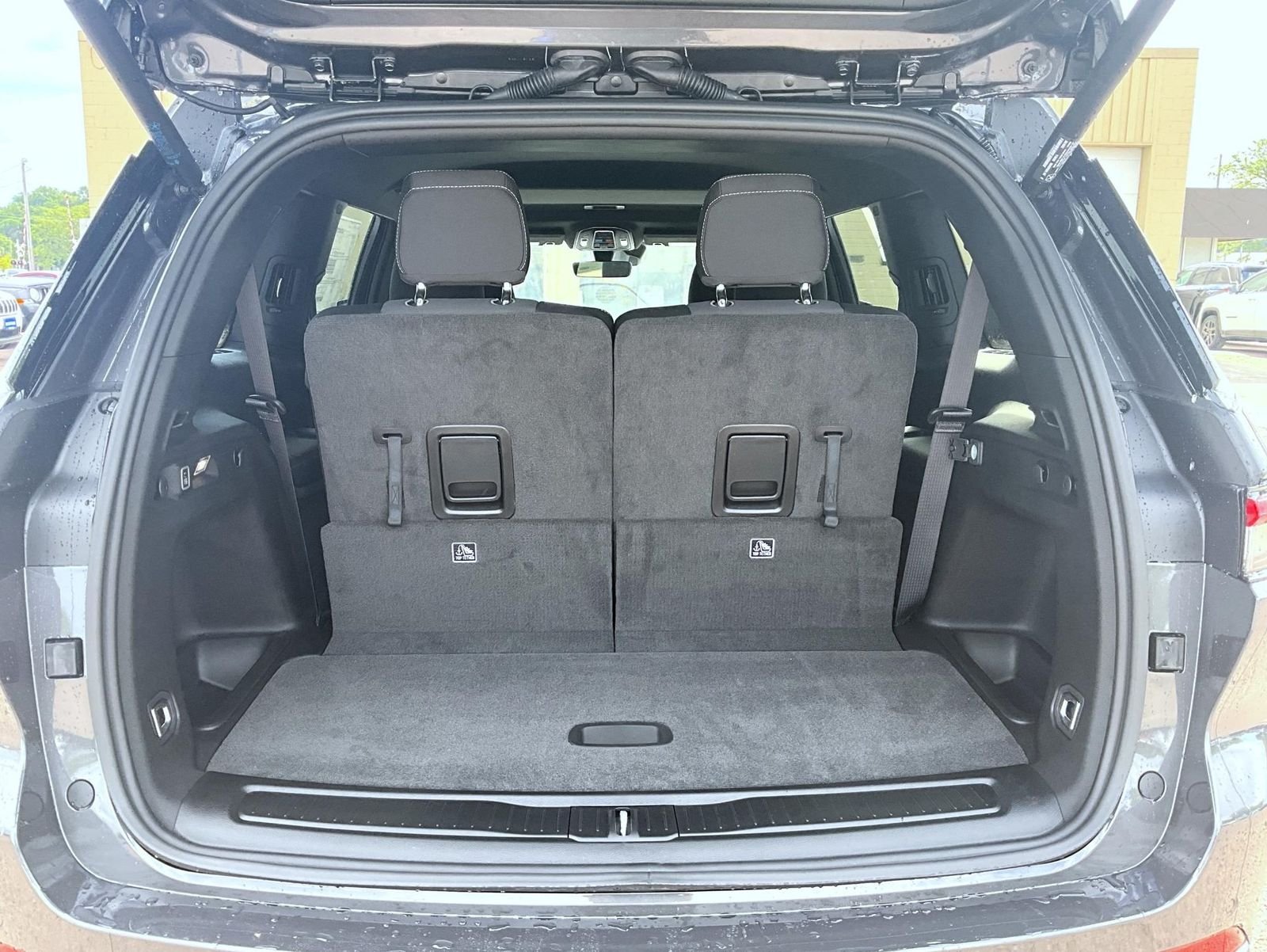 New 2026 Baltic Gray Metallic Clear-Coat Exterior Paint Jeep Laredo image 9