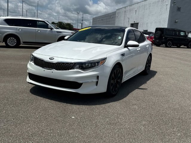 Used 2018 White Kia EX image 9