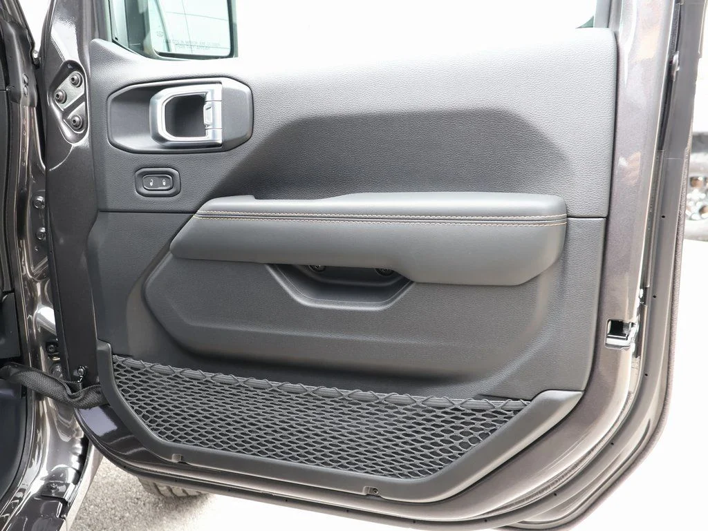 2026 Jeep Wrangler 4-Door Sahara - Photo 8
