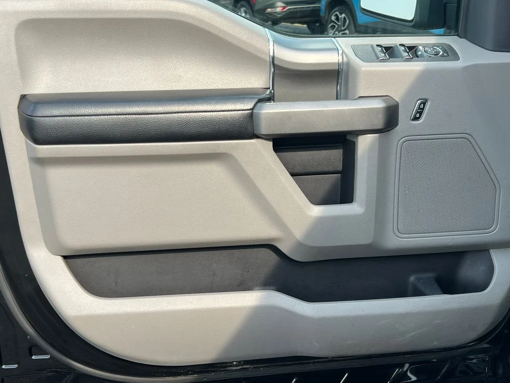 Used 2018 Black Ford XLT image 13