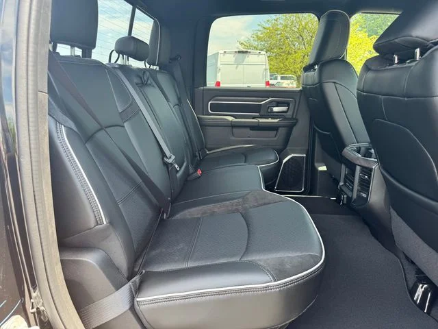 New 2026 Diamond Black Crystal Pearl-Coat Exterior Paint RAM LARAMIE image 16