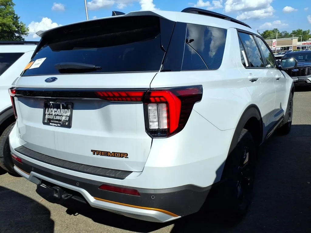 New 2026 Space White Metallic Ford Tremor® image 5