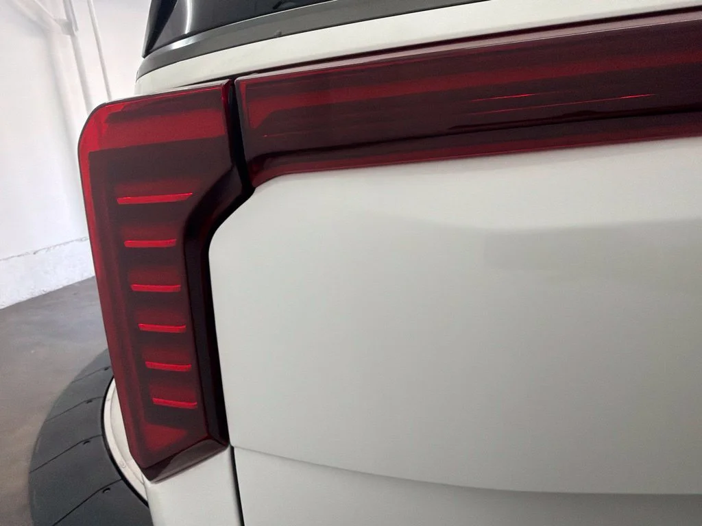 Used 2025 White Kia SX Prestige image 12
