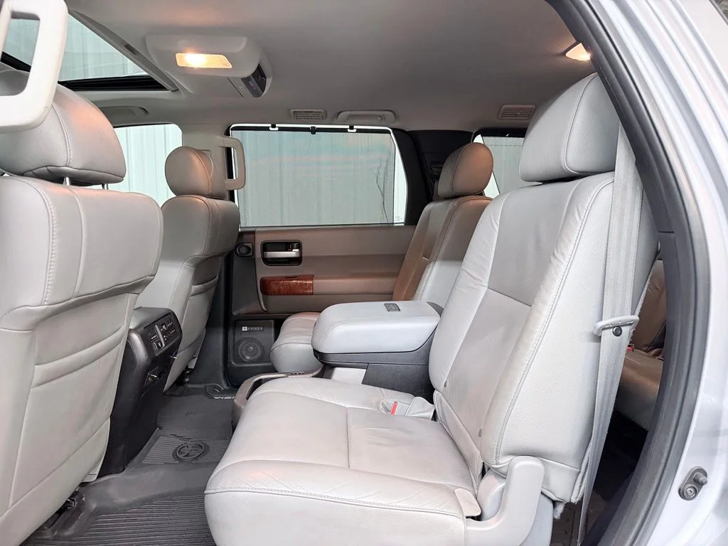 Used 2018 Silver Sky Metallic Toyota Platinum image 33
