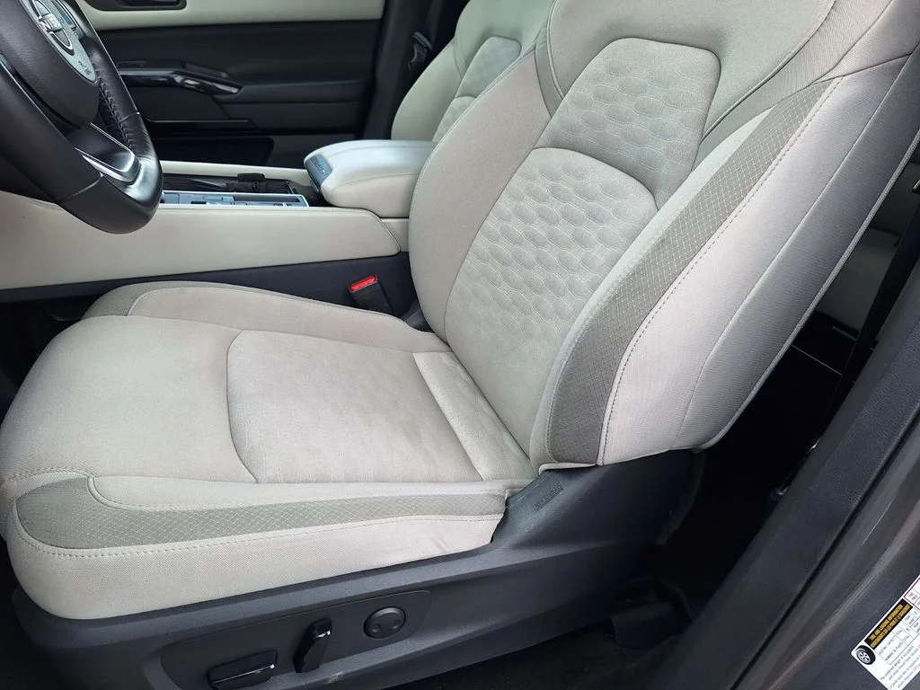 Used 2024 Gray Nissan SV image 10