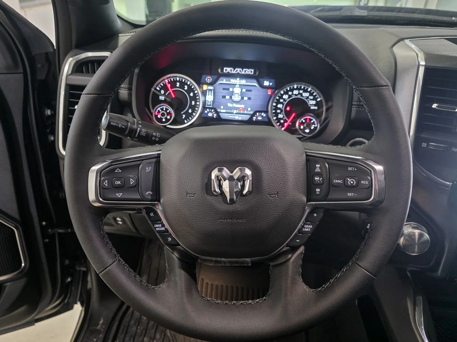 2026 RAM 1500 Laramie - Photo 36