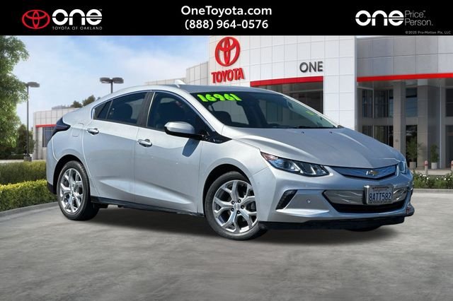 2017 Chevrolet Volt Premier's photo