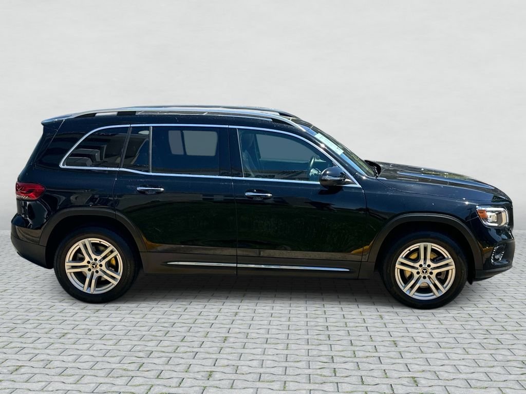 Certified Used 2022  Mercedes-Benz GLB 250 image 4
