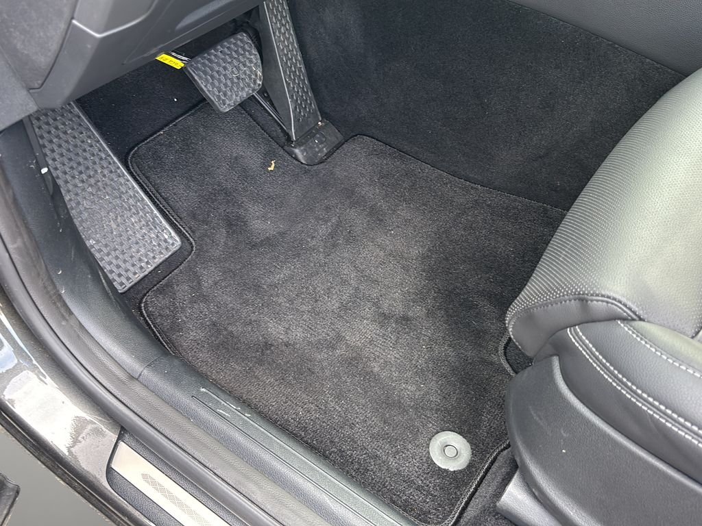 2026 GENESIS GV70 Standard - Photo 13