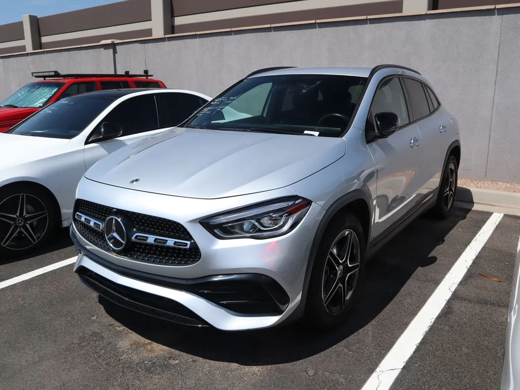 Used 2023 Silver Mercedes-Benz GLA 250 image 2