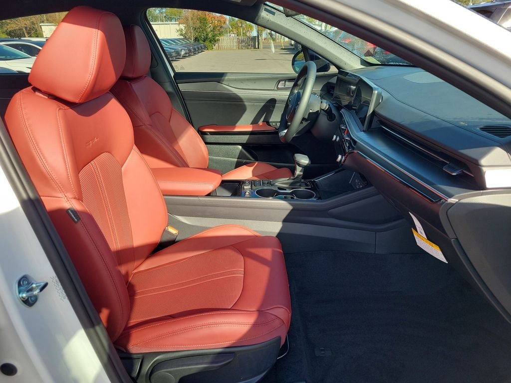 New 2026 White Kia GT-Line image 7