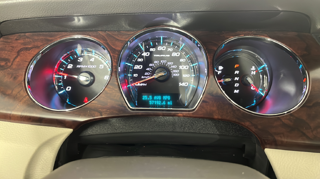 2012 Ford Taurus SEL - Photo 18