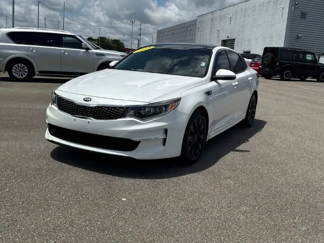 Used 2018 White Kia EX image 9