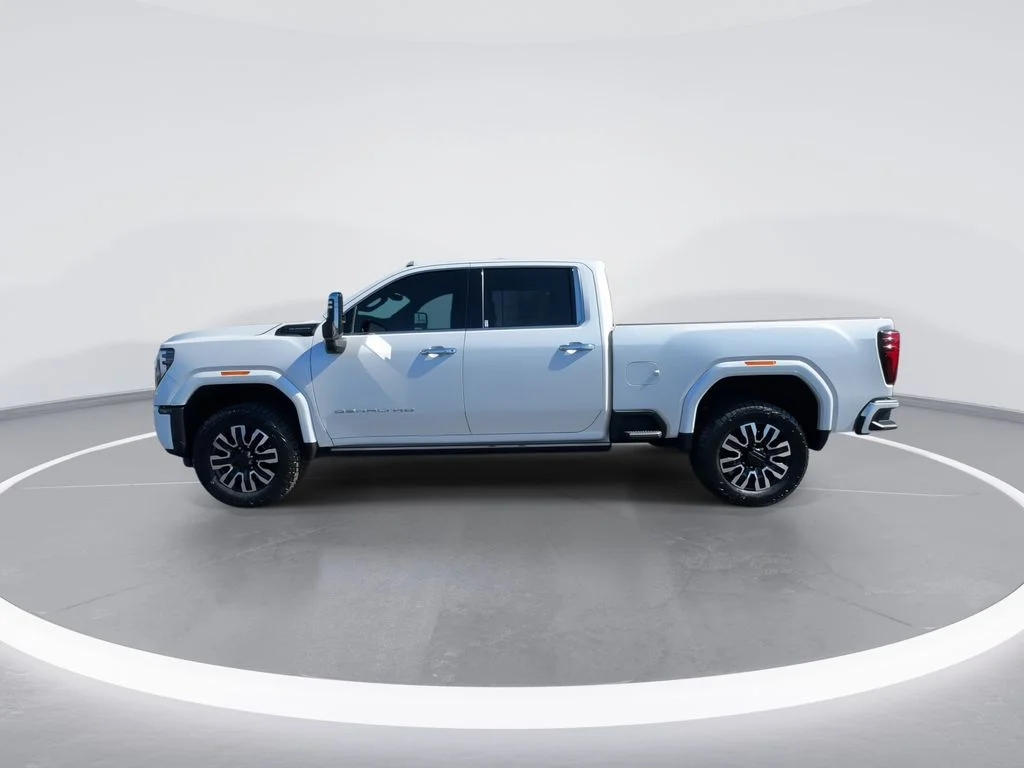 Used 2024 White GMC Denali Ultimate image 5