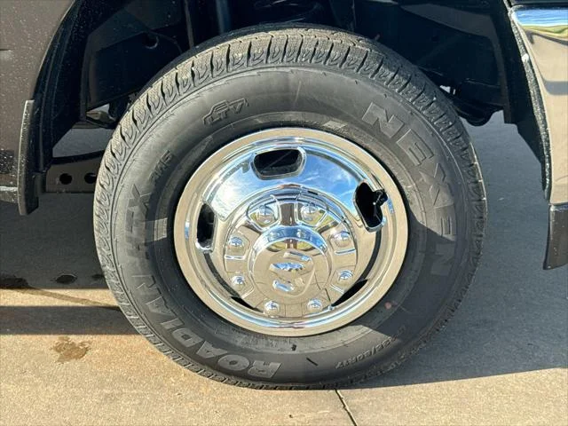 New 2026 Granite Crystal Metallic Clear-Coat Exterior Paint RAM Tradesman image 10
