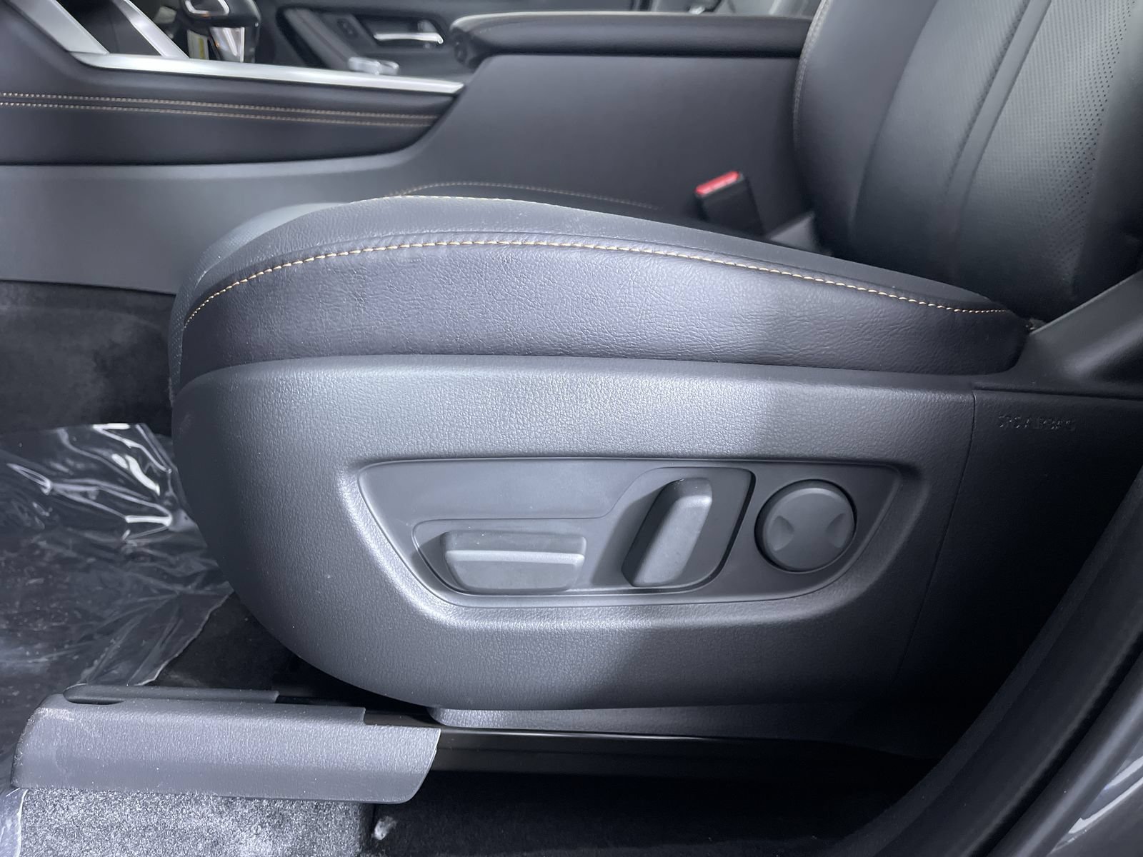 New 2026 Machine Gray Metallic Mazda Preferred image 13
