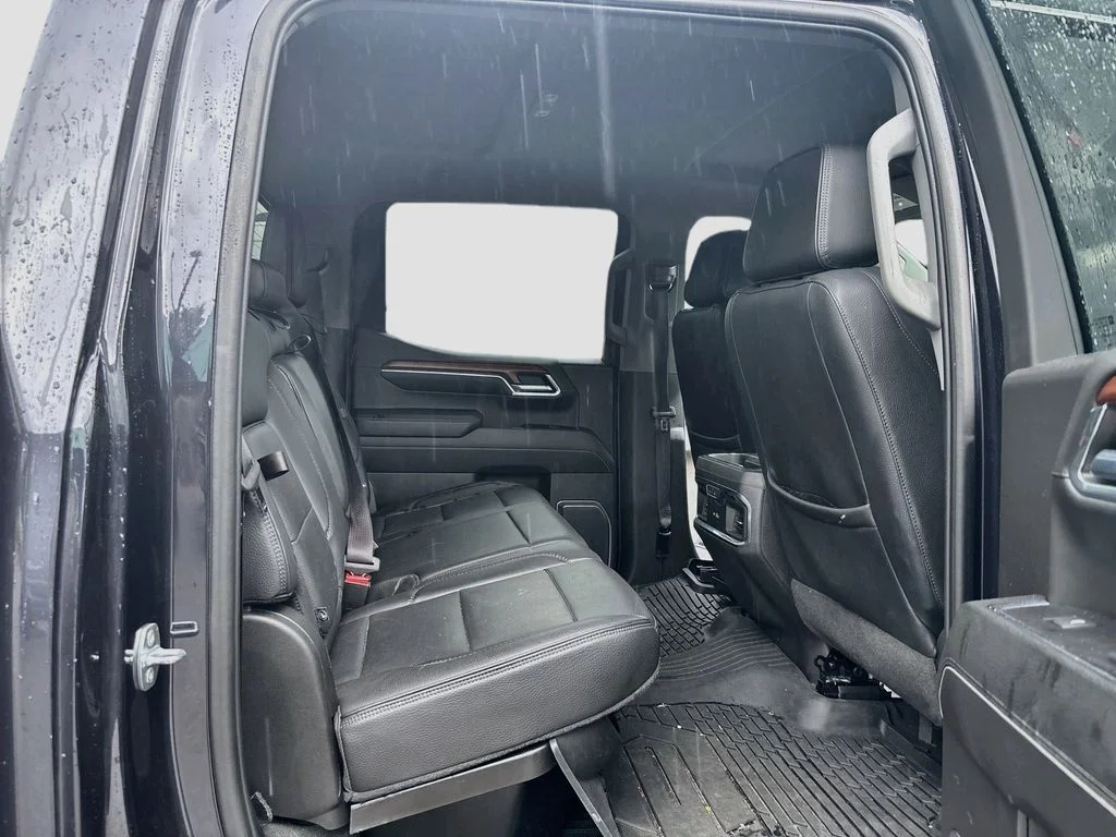 Used 2023 Silver GMC Denali image 19