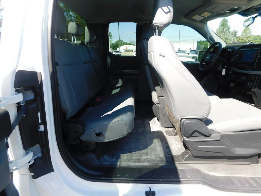 Used 2022 White Ford XL image 23