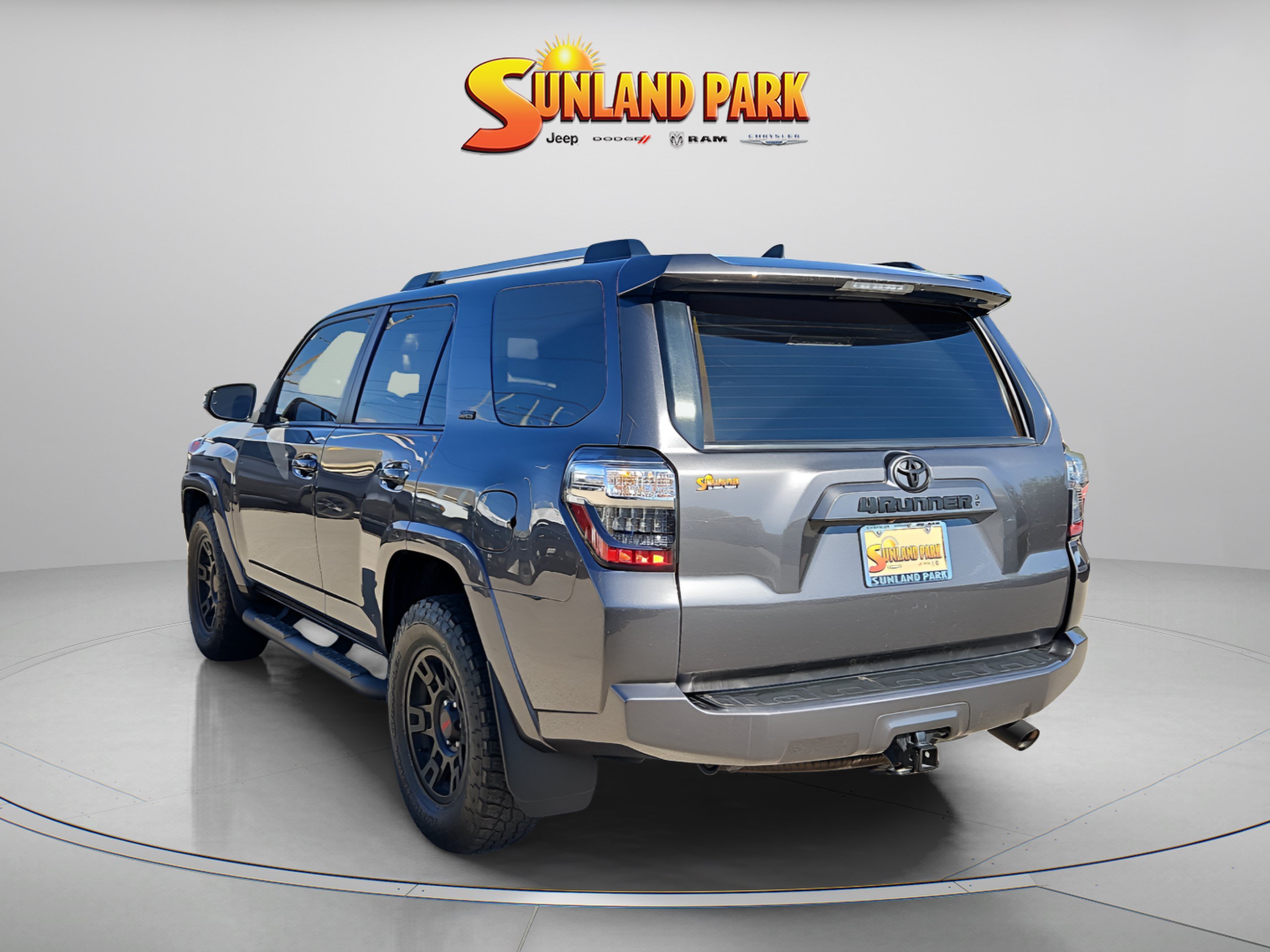 Used 2023 Magnetic Gray Metallic Toyota SR5 Premium image 4