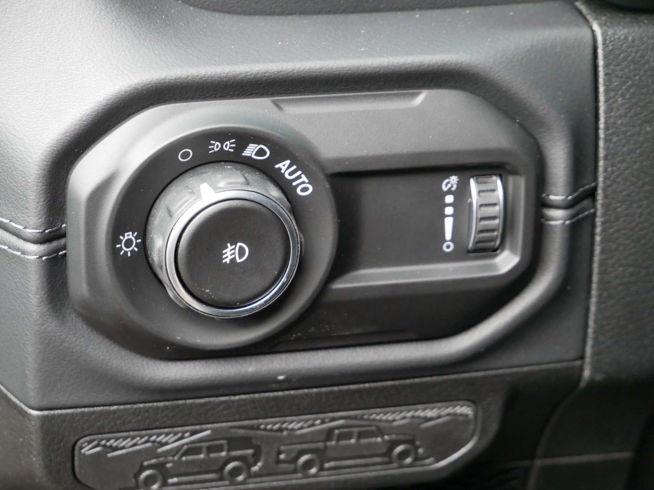 New 2026 Black Clear-Coat Exterior Paint Jeep Sahara image 14