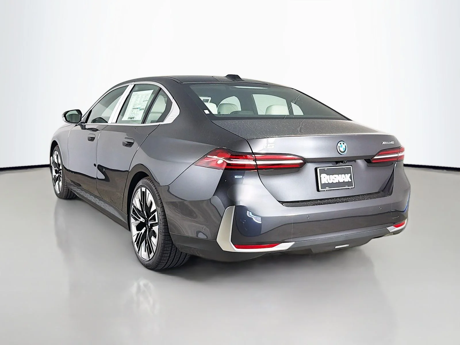Used 2026 Dark Graphite Metallic BMW xDrive40 image 5