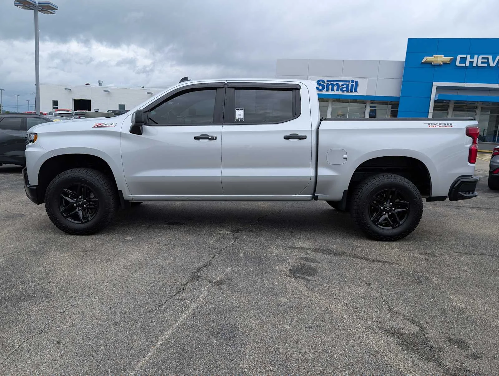 Used 2022 Silver Ice Metallic Chevrolet LT Trail Boss image 9