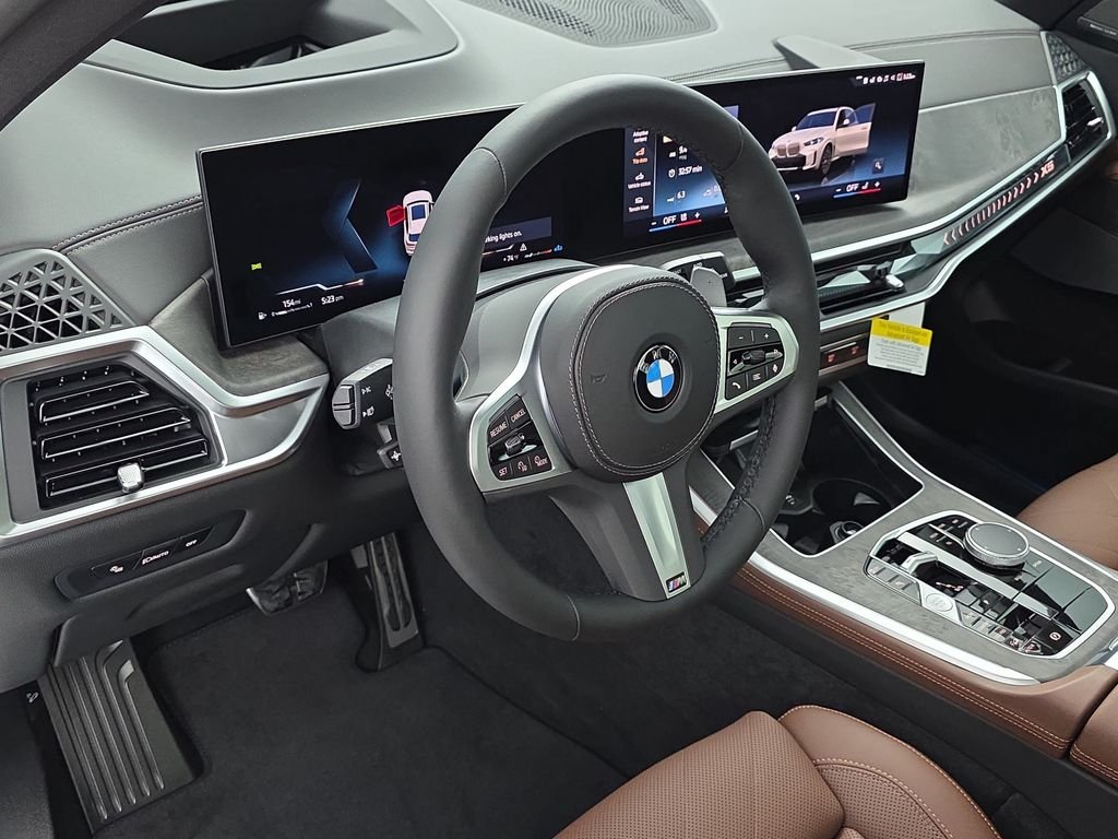 New 2026 Mineral White Metallic BMW xDrive40i image 16