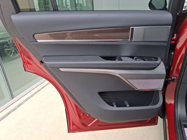 2026 Cadillac VISTIQ Sport - Photo 23