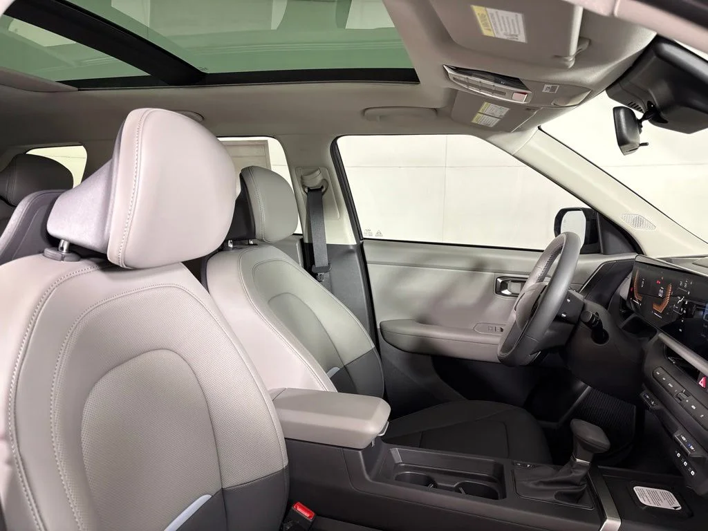 New 2027 Aurora Black Pearl Kia EX image 17