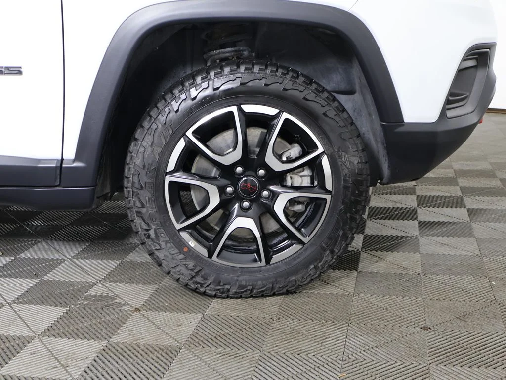 Used 2025 Bright White Clearcoat Jeep Trailhawk image 19