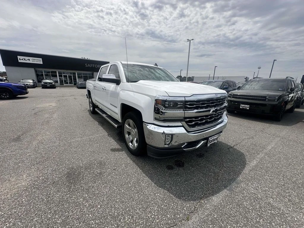 Used 2018 White Chevrolet LTZ image 9