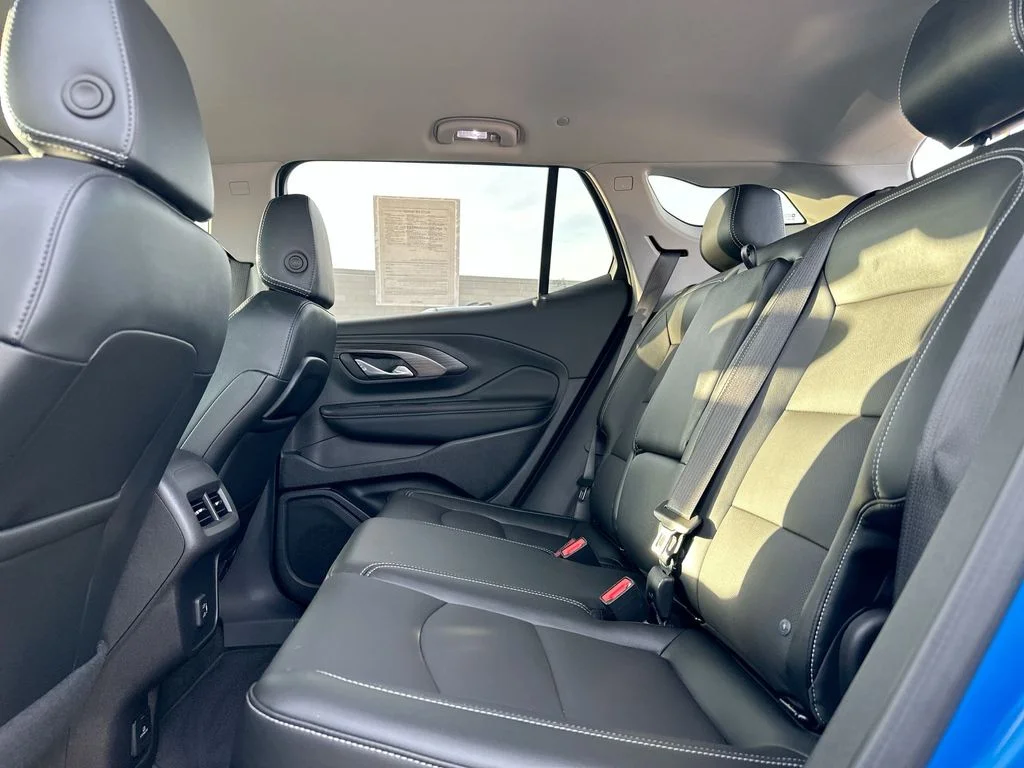 Used 2024  GMC SLT image 12