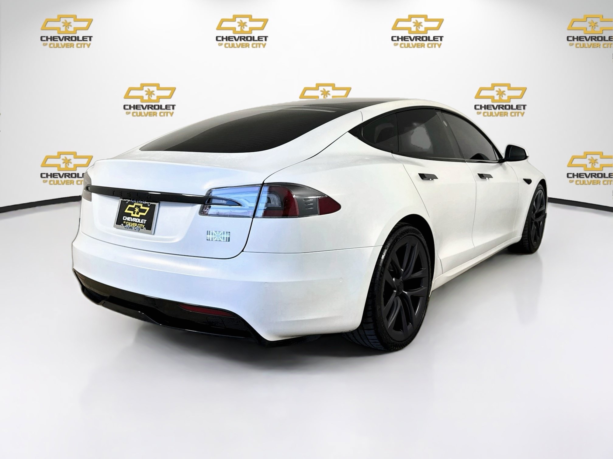 Used 2022  Tesla Plaid image 8