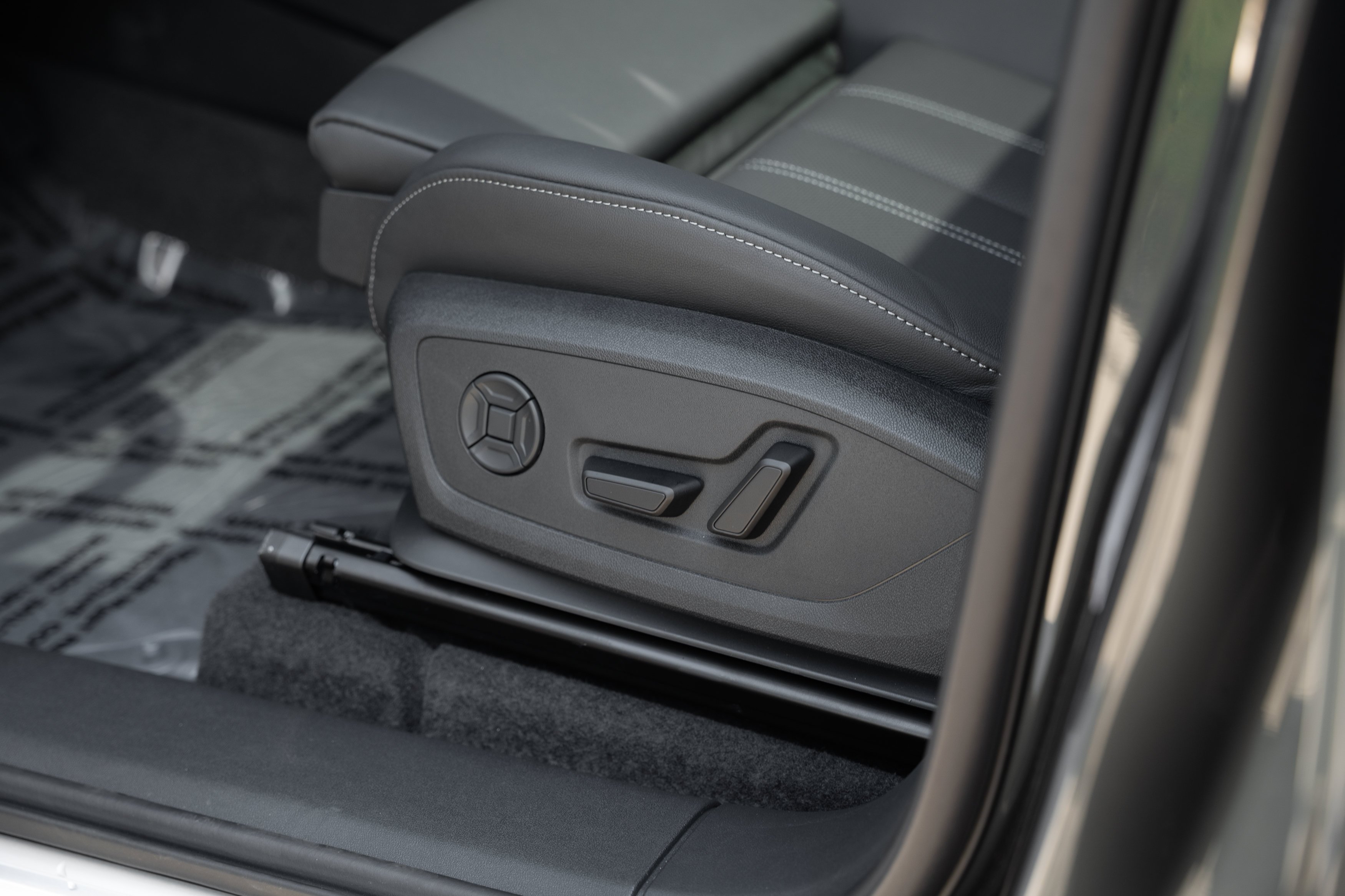 New 2027 Manhattan Audi Premium Plus image 18