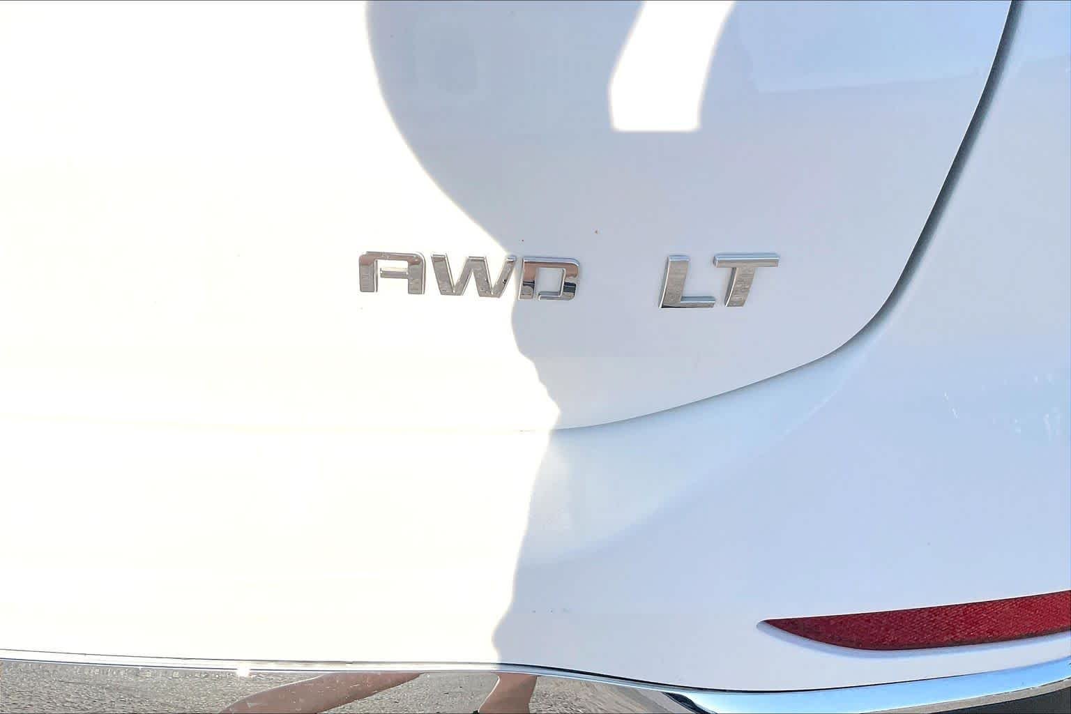 Used 2021 Summit White Chevrolet LT image 9