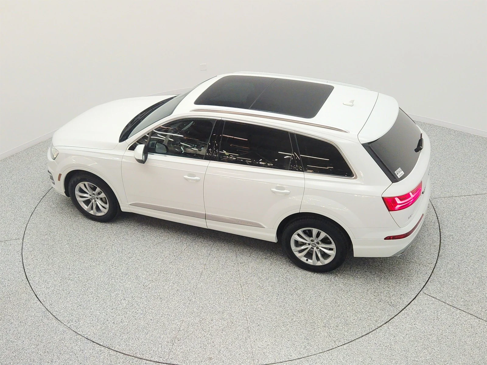 Used 2019 Carrara White Audi Premium Plus 55 TFSI quattro image 29