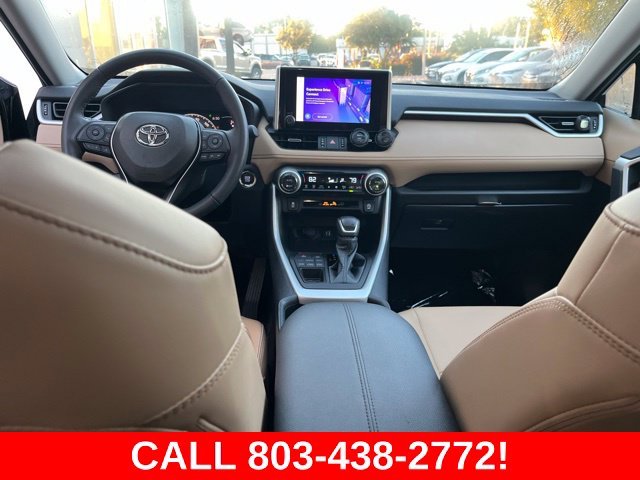 Used 2024  Toyota XLE Premium image 17