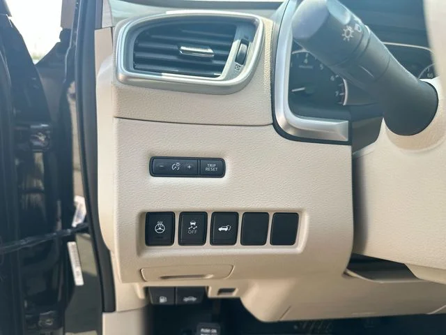 Used 2018 Black Nissan SL image 20