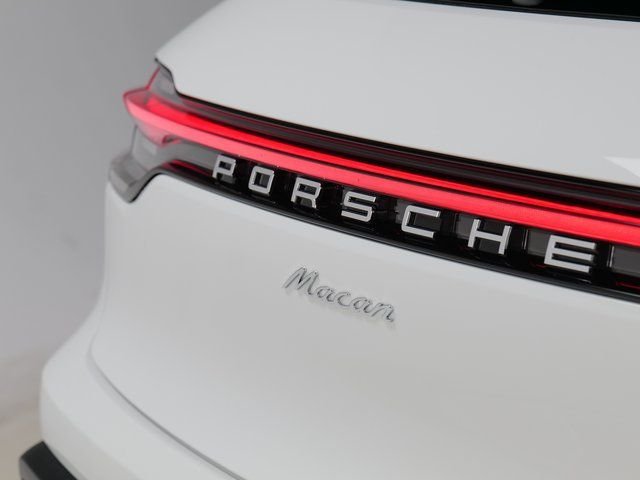2025 Porsche Macan Base - Photo 26