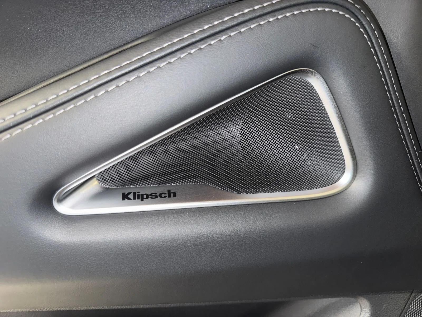 New 2027 GRAPHITE SHADOW INFINITI Luxe AWD image 13